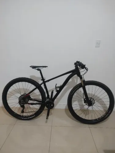 Mountain Bike Groove Riff 50. Tamanho 17. Único dono!