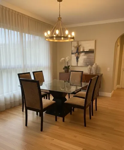 Mesa de jantar alto padrão barata com 6 cadeiras de madeira 