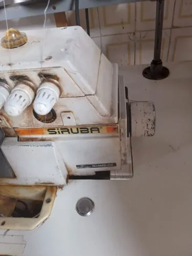 Máquina de costura overloque 