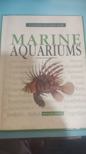 Livro Marine Aquariums - Guia Completo