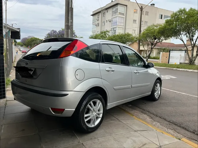 Ford Focus 1.6 S/se/se Plus Flex 8v/16v 5P 2007