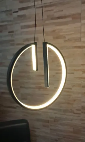 Pendente preto circular com led integrado 