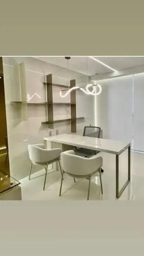 Metalon designer com pintura e acabamento.