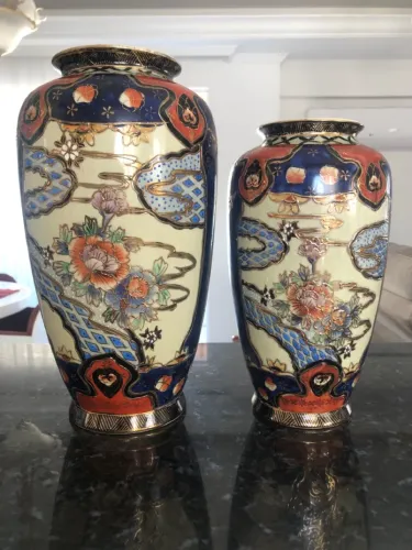 Par de Vasos de porcelana Chinesa, pintado à mão