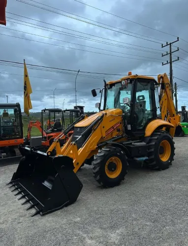 Retroescavadeira Virimag 4x4