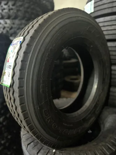 Pneu para caminhão 3/4 na Centro Sul Pneus - 235/75 R17,5 
