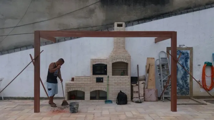 Churrasqueira forno fogão e telhado colonial 
