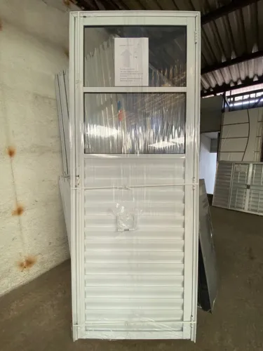PORTA ALÚMINIO BRANCO COM VIDRO FIXO 2.10X80