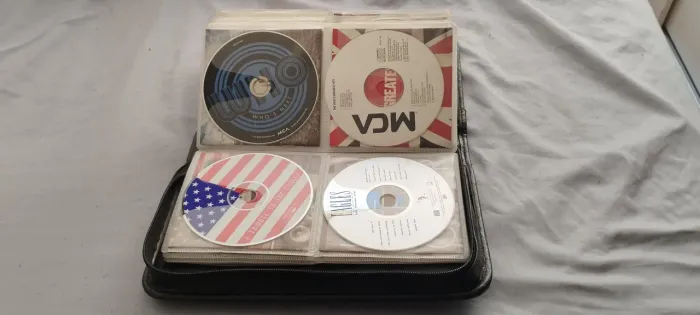 Coleção de CDs de rock clássicos
