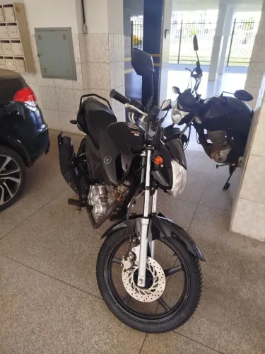 Aluga-se moto verificar descrição 