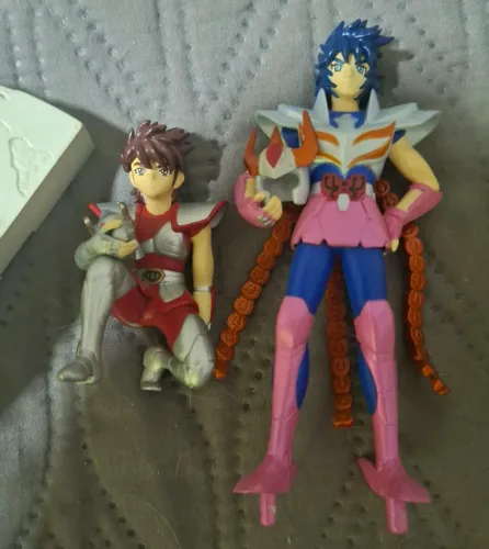 Blue Forever Diorama Saint Seiya Os Cavaleiros do Zodíaco: Seiya de Pégaso e Ikki de Fênix