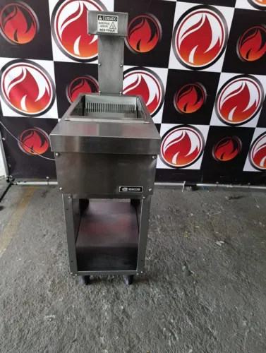 Aquecedor de batatas e outros 220 volts marca MACOM usada