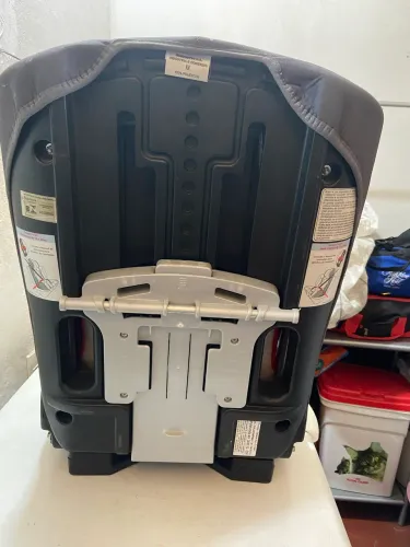 Vendo cadeiras para automóveis