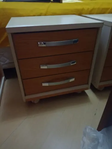 Vende-se 2 Criado mudo