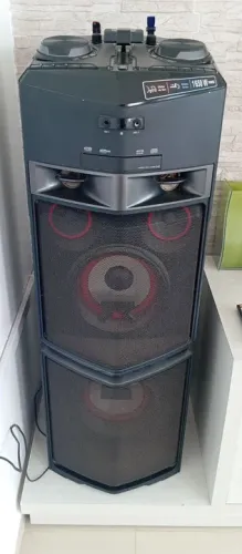 TORRE de Som LG 1650 rms- Potente e com Design Moderno