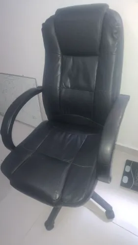 Cadeira de Escritório Executiva em Couro