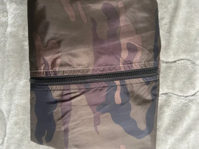 Jaqueta Corta Vento Camuflada com Zíper
