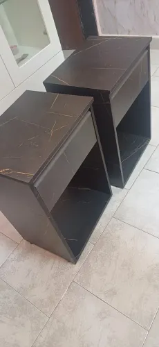 Mesas de Cabeceira em MDFMármore Preto