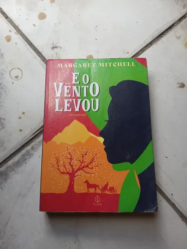 E o vento levou. Livro de romance