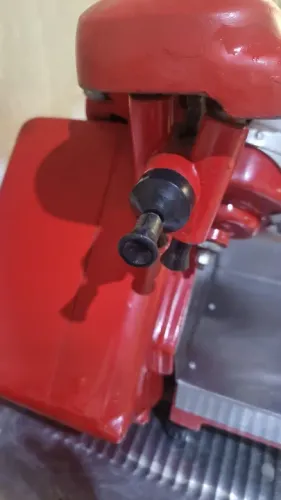 Máquina de Cortar Frios Industrial