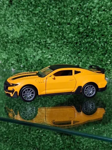 Miniatura de Carro Camaro Bumblebee Amarelo