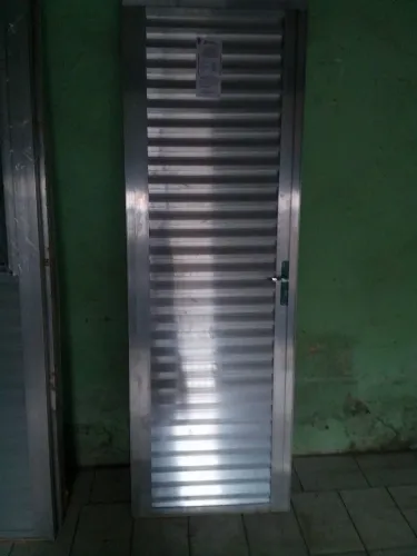 Portas de alumínio veneziana