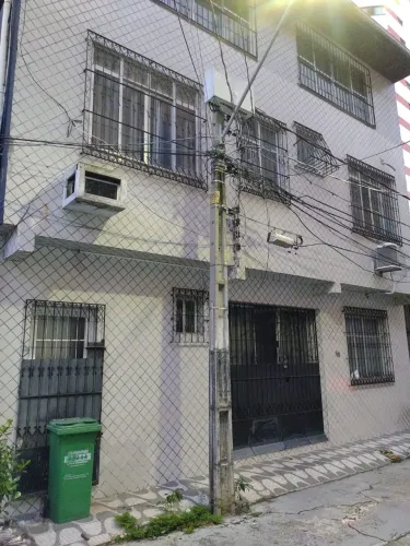 Linda casa em vila fech