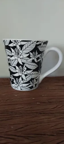 Caneca Oxford Tulipa - Cacau Show - Usado
