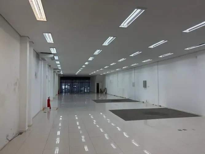 Loja com 2 andares toda climatizada com copa ,auditório - Bairro de Nazare