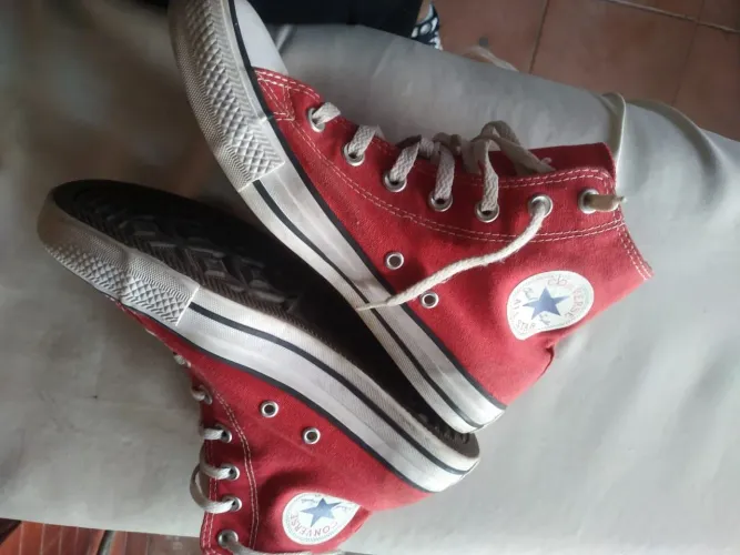 ALL star vermelho cano médio