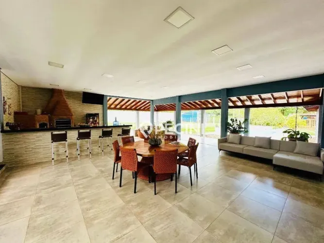 Casa à venda com 2 quartos,2 suítes e muita área verde.