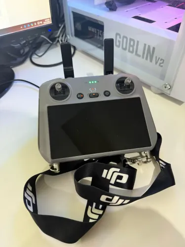 DRONE DJI MINI 4 PRO CONTROLE COM TELA