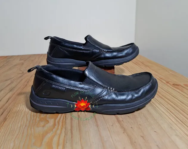 Mocassim Preto em Couro Skechers Relaxed Fit Tam.39 