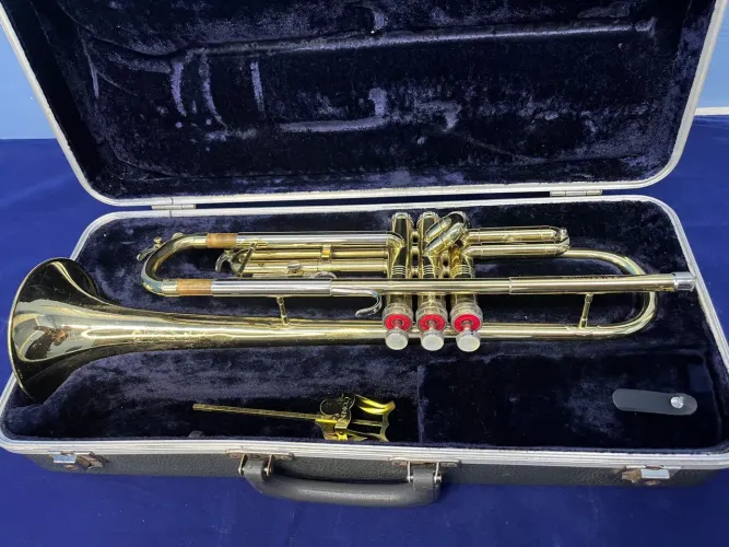 Trompete Americano CONN Shoting Stars Director