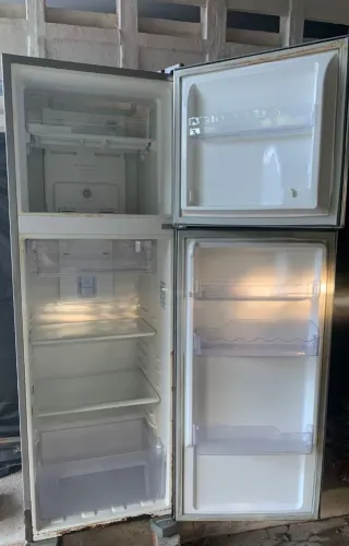 Geladeira Eletrolux 371L