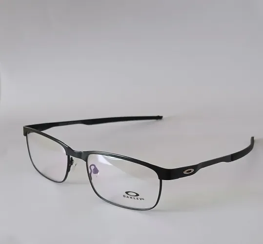 Oculos design esportivo e discreto