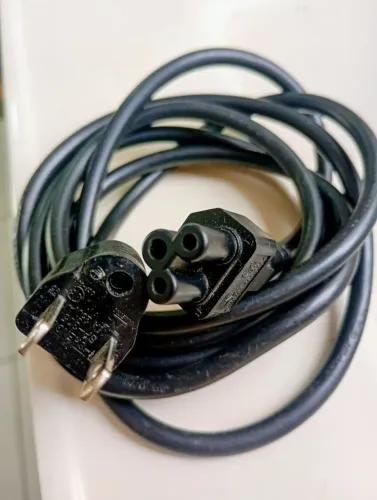 Cabo de força tripolar padrão antigo