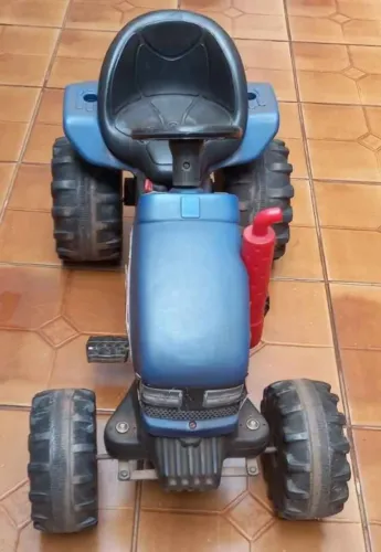 Trator de Brinquedo Bandeirantes Parcelo