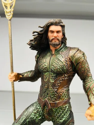 ESTÁTUA AQUAMAN 1/10 DA IRON STUDIOS - DO FILME LIGA DA JUSTIÇA