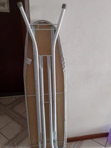 Tábua de Passar Roupa Dobrável. DE EXCELENTE QUALIDADE MAECA MOR