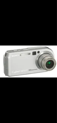 Câmera Sony Cyber-Shot com acessórios