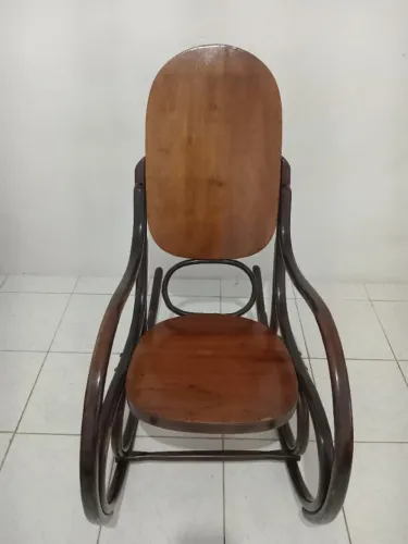 Cadeira de balanço austríaca Thonart nº. 189
