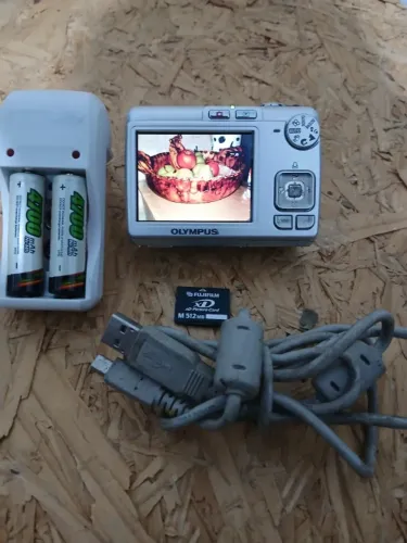 camera digital olympus x-775 com 7.1 megapixels .