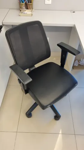 Vendo cadeira de escritório marca cavaletti