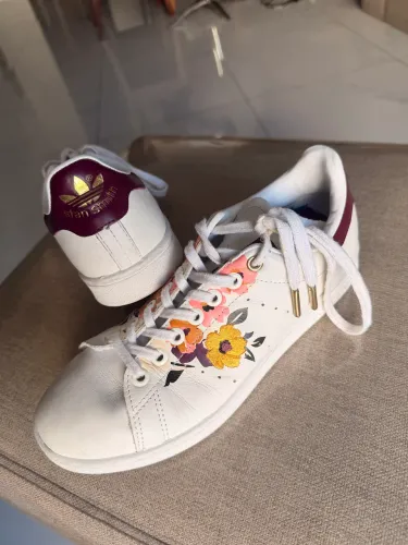 Tênis Adidas Stan Smith floral (edição limitada)