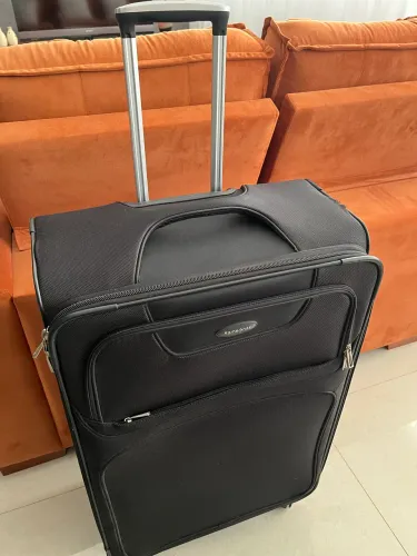 Mala Sansonite 32 kg grande em perfeito estado.