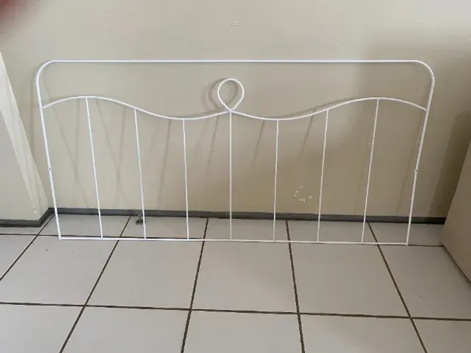 Cabeceira Para Cama em Aço Tamanho Queen