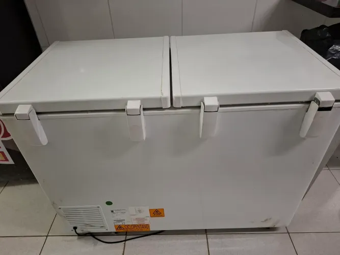 Freezer Horinzontal dupla ação 411lt tp dupla chapa 220v
