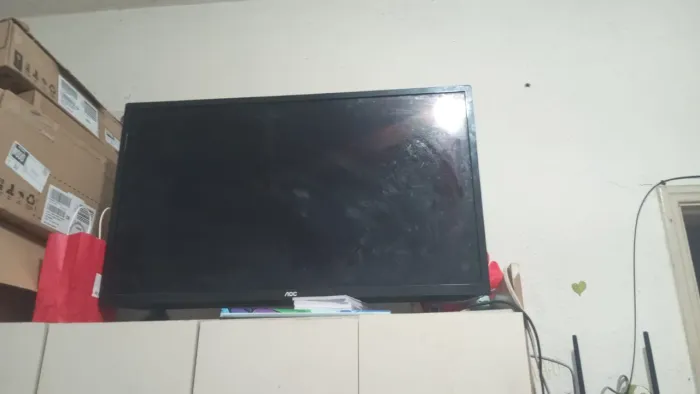Vende-se tv smart 32 polegadas funcionando tudo , acompanha controle novo e pilhas novas