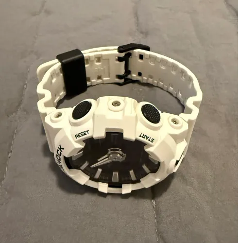 G-shock 700